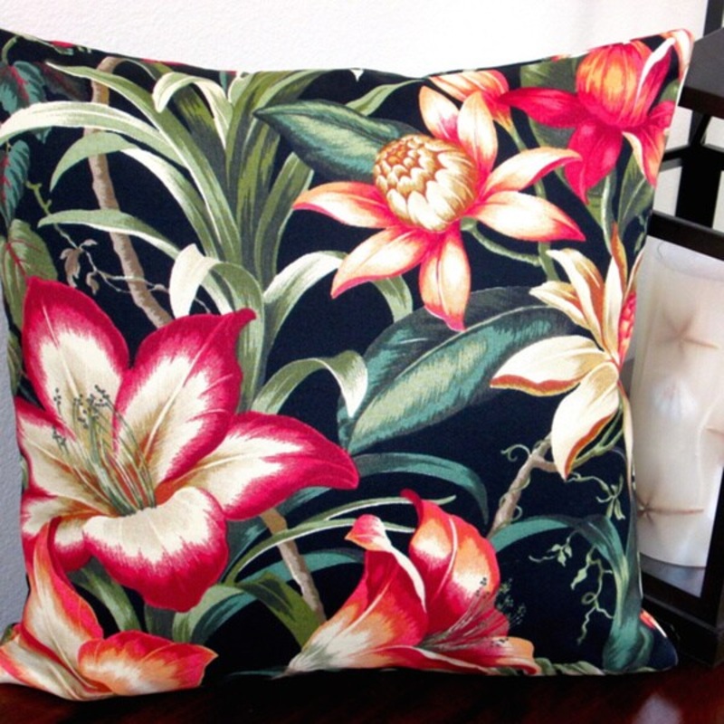Artisan Pillows Indoor/ Outdoor 18-inch Black Hawaiian Hibiscus Floral Throw Pillow Cover (Set of 2)