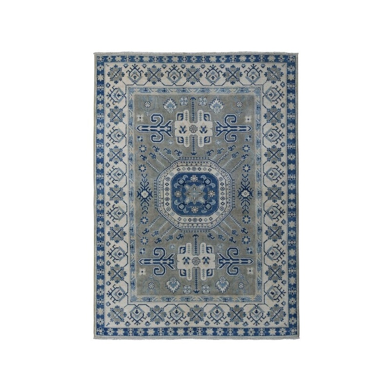 Shahbanu Rugs Gray Vintage Look Kazak Pure Wool Hand-Knotted Oriental Rug (4'9" x 6'8") - 4'9" x 6'8"