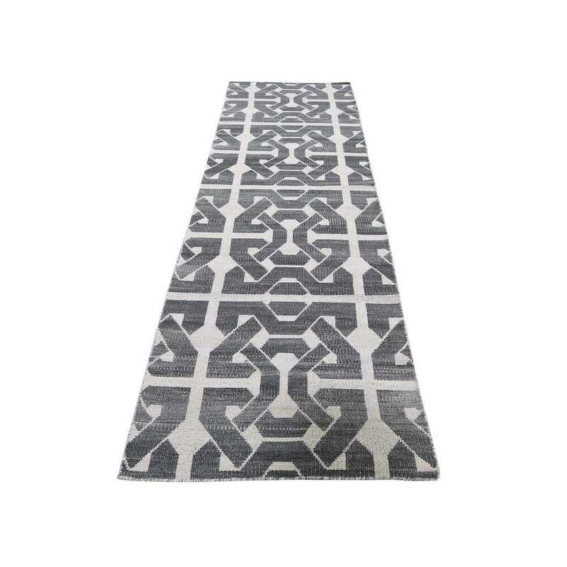 Shahbanu Rugs Ivory Hand Woven Flat Weave Pure Wool Reversible Kilim Runner Rug (2'6" x 12'0") - 2'6" x 12'0"