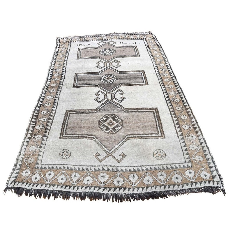 Shahbanu Rugs Persian Gabbeh Undyed Natural Wool Dated Hand-Knotted Runner Rug (4'4" x 7'0") - 4'4" x 7'0"
