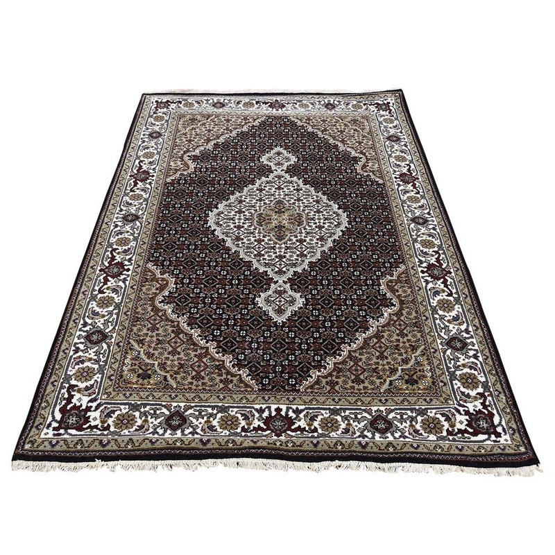 Shahbanu Rugs Hand-Knotted Wool and Silk Tabriz Mahi Design Oriental Rug (4'0" x 5'10") - 4'0" x 5'10"