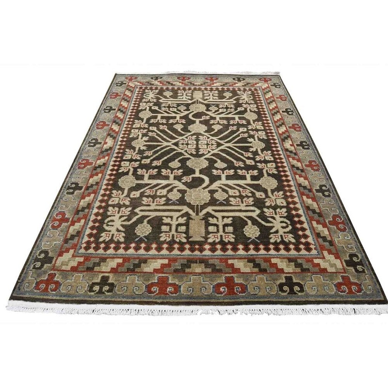 Shahbanu Rugs Distressed Khotan with Pomegranate Design Hand-Knotted Oriental Rug (3'10" x 6'0") - 3'10" x 6'0"