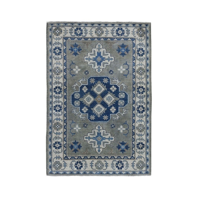 Shahbanu Rugs Gray Vintage Look Kazak Pure Wool Hand-Knotted Oriental Rug (4'0" x 5'8") - 4'0" x 5'8"