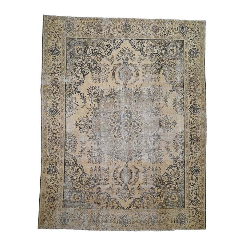 Shahbanu Rugs Vintage Tabriz Sheared Low Flower Design Hand-Knotted Pure Wool Rug (9'10" x 12'3") - 9'10" x 12'3"